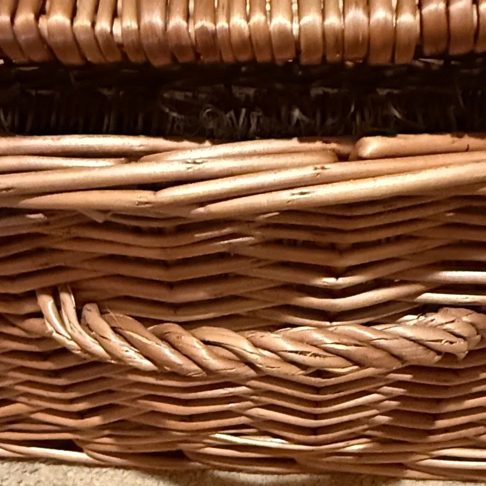 Fortnum & Mason Wicker Basket with Handle - Picture 4 of 5